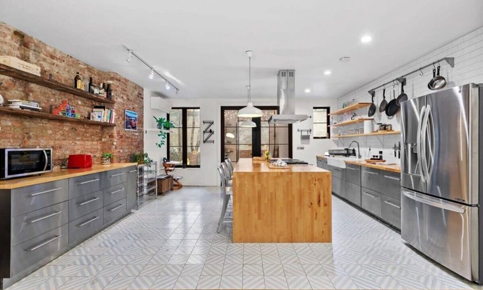 Bushwick Apartamento | Starr Place I by RoveTravel | 2BR Duplex w/ Patio