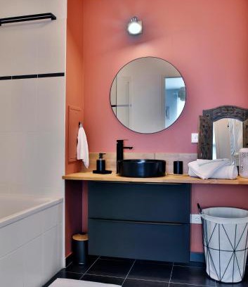Saint-Ouen Apartamento | "STARRY in SO" 47m2, parking gratuit, rue calme et arborée, METRO 10 min, Stade de France 24min à pied