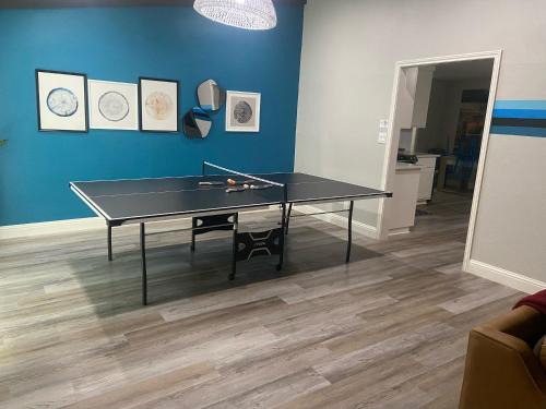 Little Elm Casa | Starry Nights Fire Pit Table Tennis Spacious Pets OK Lake Decor by Vacation Your Way