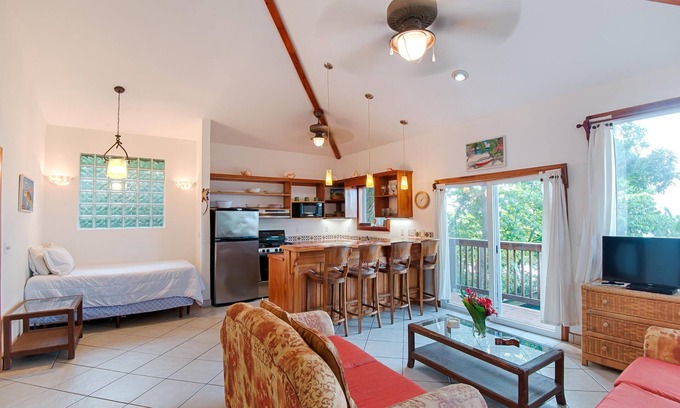 Sandy Bay Hotel | Noches estrelladas en The Blue Bahia Resort en Sandy Bay