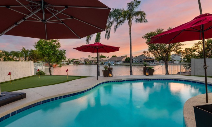 Garden Lakes Casa | State Farm Stadium, Spring Training, Westgate Dist, Golf, nightlife