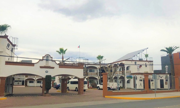 Chihuahua Hotel | State Inn