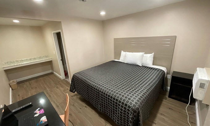 South Gate Hotel | State Motel