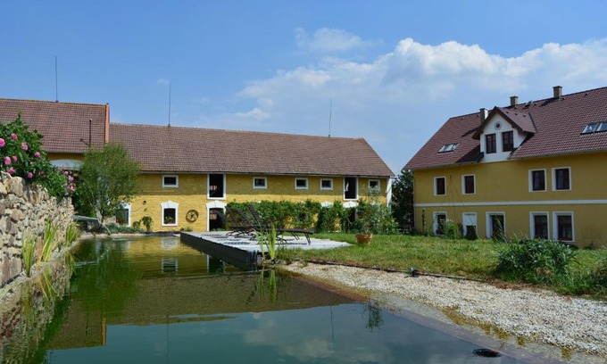 Zizice Casa | Statek Luníkov