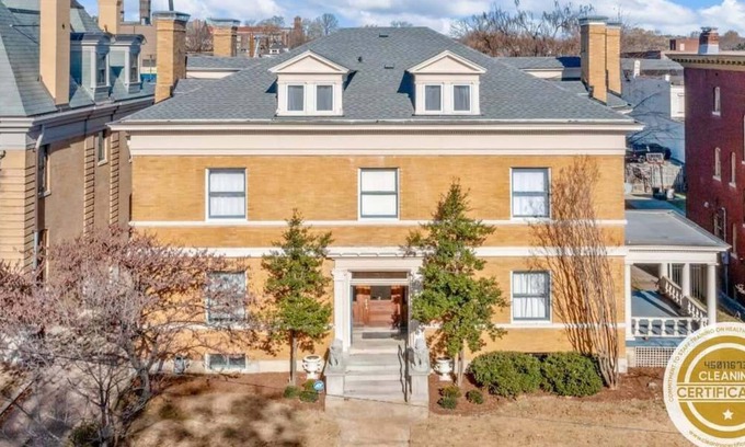 Central West End Casa | Stately 8BR Historic CWE Home / ABODEbucks