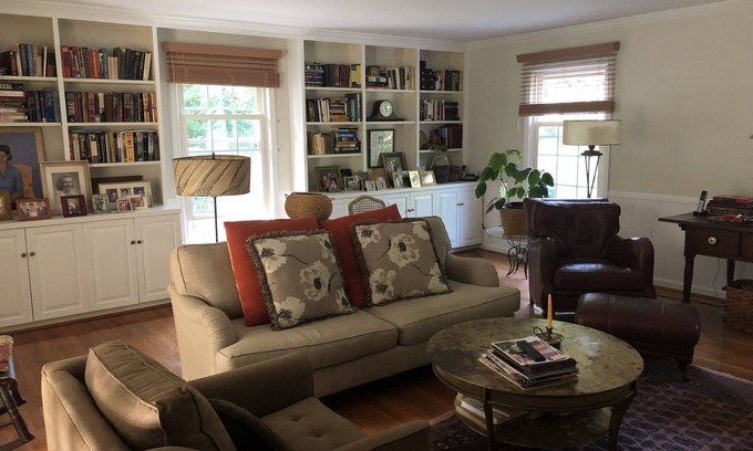 Annapolis Casa | Stately Brick Ranch On Corner Lot with Private Backyard for Entertaining