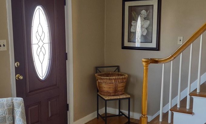 Bethlehem Casa | Stately, Cozy, Clean 4 Bedroom Cape Cod