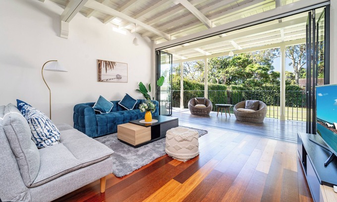 Strathfield Casa | Stathfield Stylish 6br house with Pool/Tennis