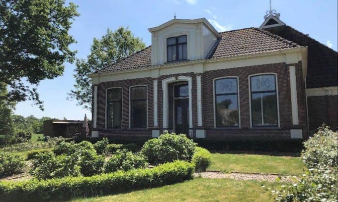 Hoogzand Casa | Statige boerderijwoning met vrij uitzicht en tuin