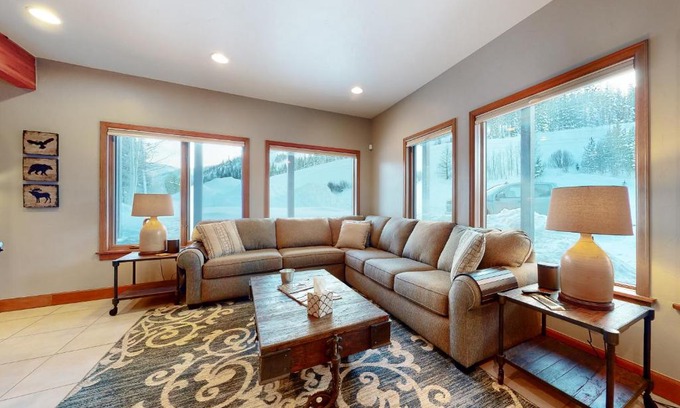 Old Town Casa | Station House Hideaway