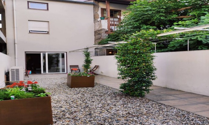Urgezes Casa | Station House