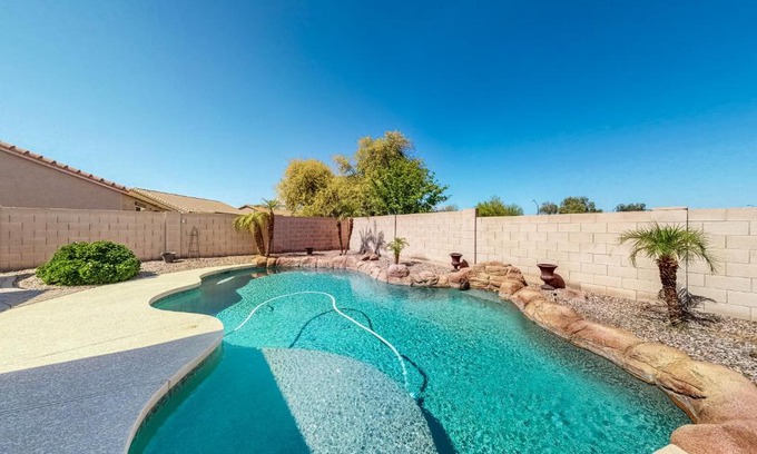 Surprise Farms Casa | Statler Getaway