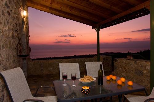 Lefktron Apartamento | Stavroulas Stone House in Rigklia, Messinia