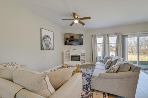Harrisburg Casa | Stay and Play Spacious Concord Townhome Near Uptown