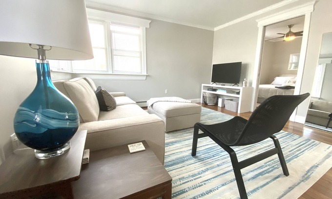 Asbury Park Condominio | Stay and relax by the beach with a lakeview in Asbury Park! 31 day min stay.