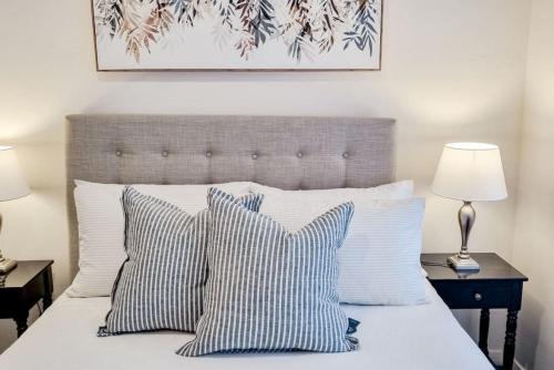Turvey Park Casa | Stay at Beauty Point Wagga 5bdr 2bth magical views