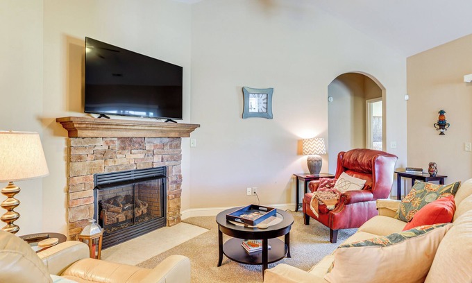 Taylors Casa | Stay at Jo’s Taylor Retreat: 9 Mi to Greenville!