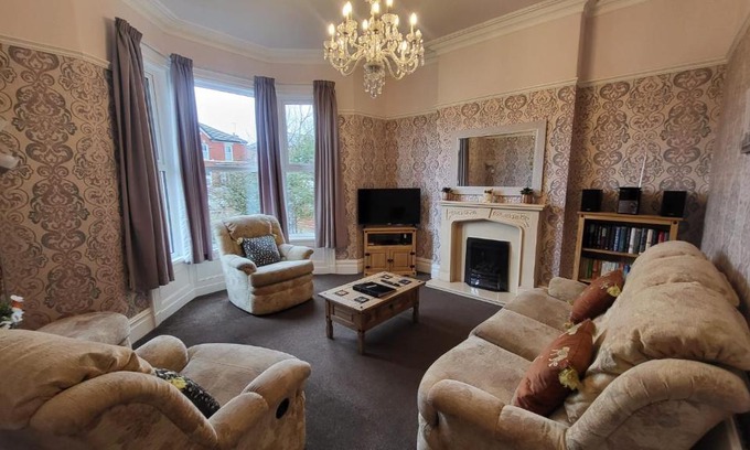 Southport Casa | STAY - at Southport Holiday Home - sleeps 6