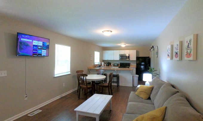 Crestline Heights Casa | Stay at The Style - Remodeled & 9 Min. to DT