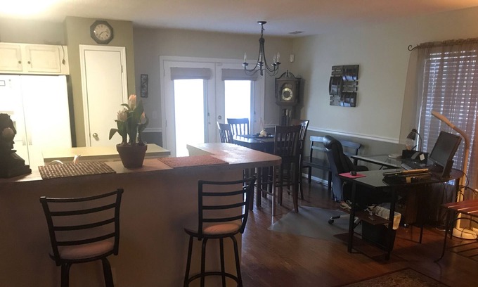 Ladson Casa | Stay At This Cozy Home ~ Treat It Like Your Own