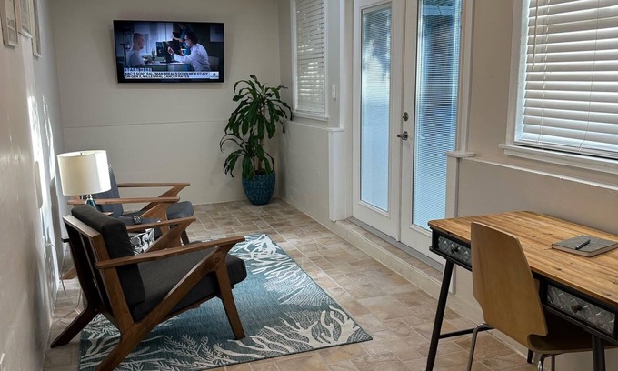 Holly Hill Casa | Stay at this quaint gem nestled in Holly Hill, just off Dayton Beach, Florida.