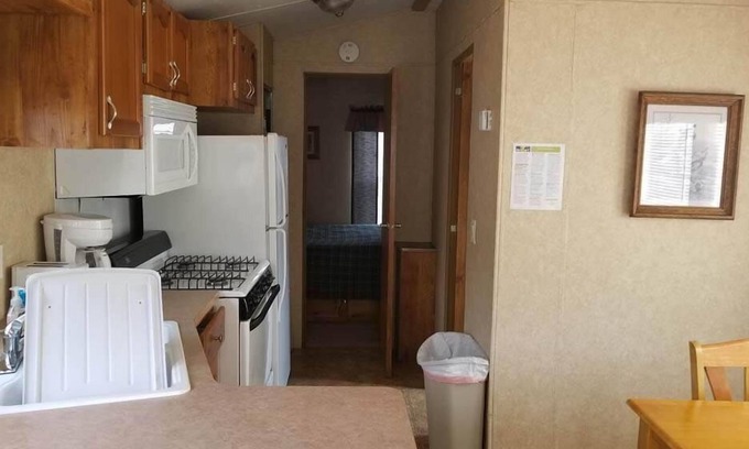Neillsville Apartamento | Stay at this quant home perfect for the traveling outdoors enthusiasts not far from Lake Arbutus.