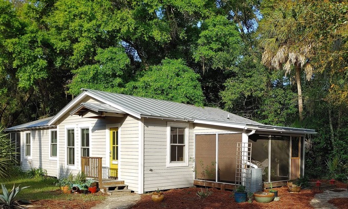 Historic Downtown Apalachicola Casa | Justo subiendo la colina desde los barcos camaroneros
