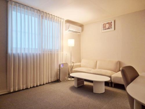 Seo-gu Casa | Stay B