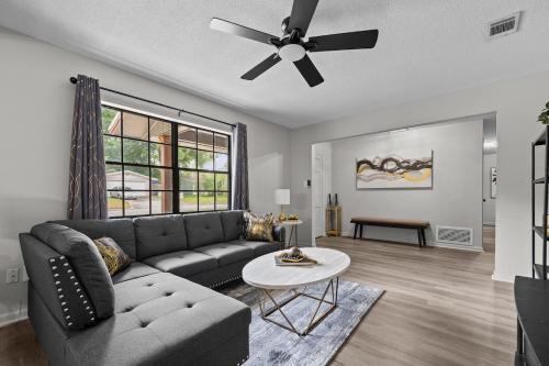 Gainesville Casa | Stay Classy in a Spacious Home with an Elegant Touch