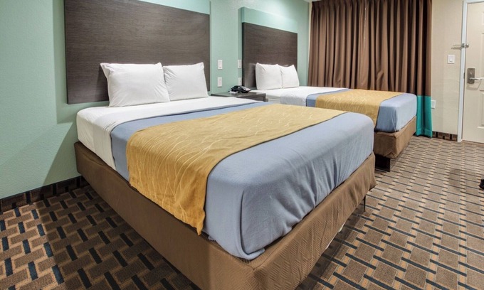 Fort Worth Hotel | Stay Comfortably: Economical Rooms with Microwave & Mini-Fridge