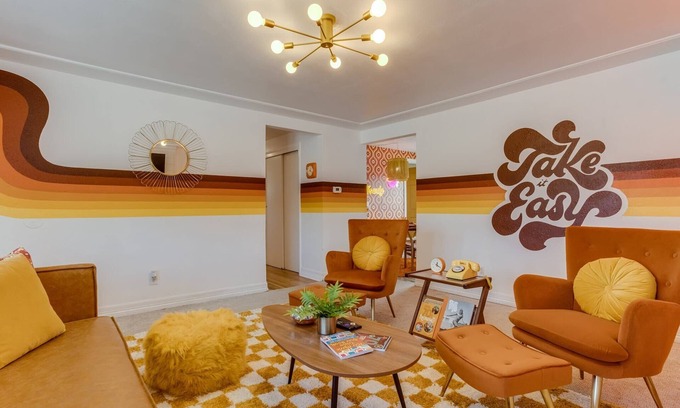 Arvada Plaza Area Casa | Stay Groovy in Denver | Turf Yard | 5 King Beds