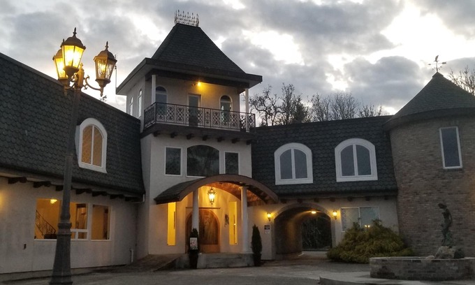 Poulsbo Casa | Quédate en un castillo en el tranquilo campo de "Little Norway"