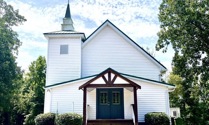 Carrollton Otro | Stay in a Church from the 1800's