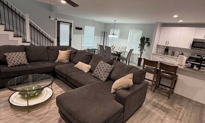 Snellville Casa | Stay in a new modern townhouse. Sleeps 10.