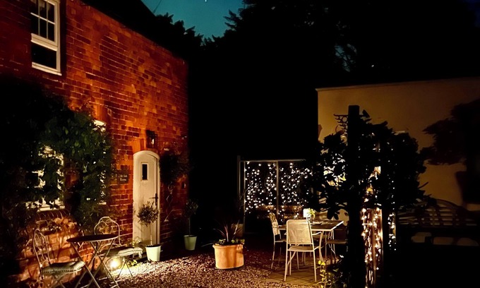Halfway House Cabaña | Stay in a Regency Coachouse retreat set in a rural Shropshire village.