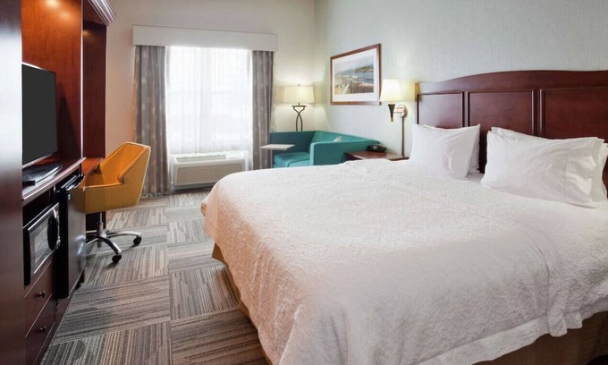 Canal Park Casa | Stay in a Retreat with Superb Amenities