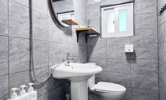 Sinchon-dong Casa | Stay in a sunny,clean,and spacious 5-bedroom house.
