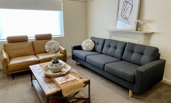Turvey Park Apartamento | Stay in charming apartment in Grandview Building, Turvey Park. Free Wifi.