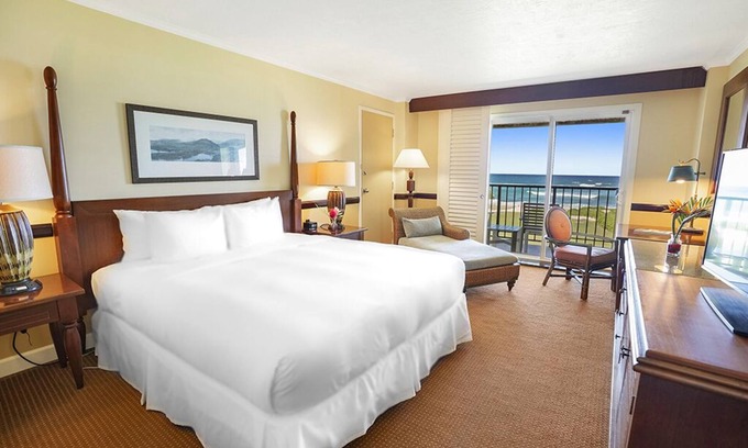 Hanamaulu Hotel | Stay In Comfort at Kauai Beach Resort, 4 Pools!