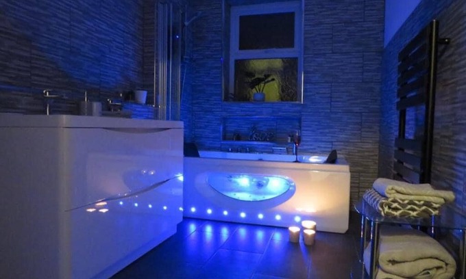Pyle Casa | Stay in comfort , completely renovated