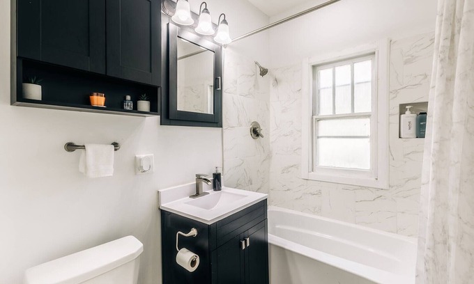 Ericsson Casa | Stay in Comfort, Explore with Ease – Your Ideal Minneapolis Getaway!