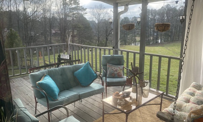 Cumming Cabina | Stay in Ducktown: The Cumming Duck Farm House - a new Premier Host VRBO listing!