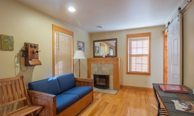 Ohiopyle Apartamento | Stay In Ohiopyle & Relax in Town Near The GAP Trail, Hot Tub