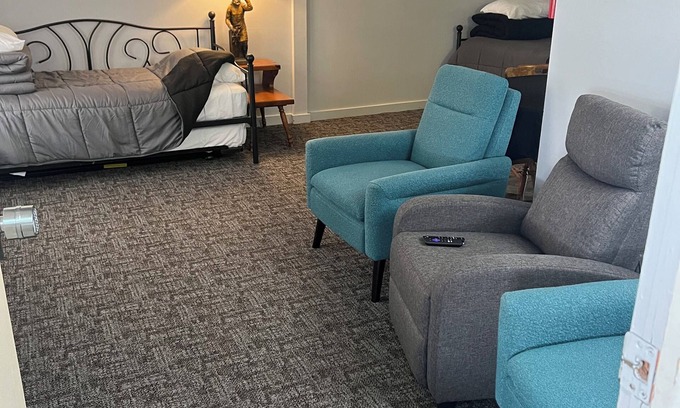 Gypsum Apartamento | Stay in Paradise! Motel in Walleye Capital & close to Lake Erie Island ferries.