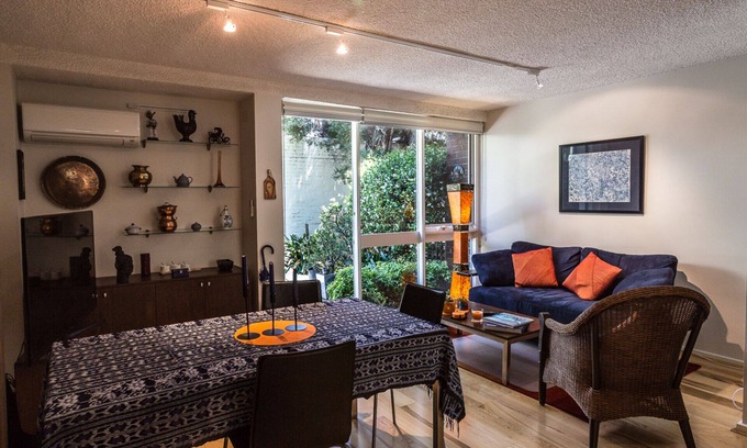 Richmond Apartamento | Quédese en * STYLE * en el corazón de Richmond; Acogedor, espacioso, Walk Score 95, estacionamiento