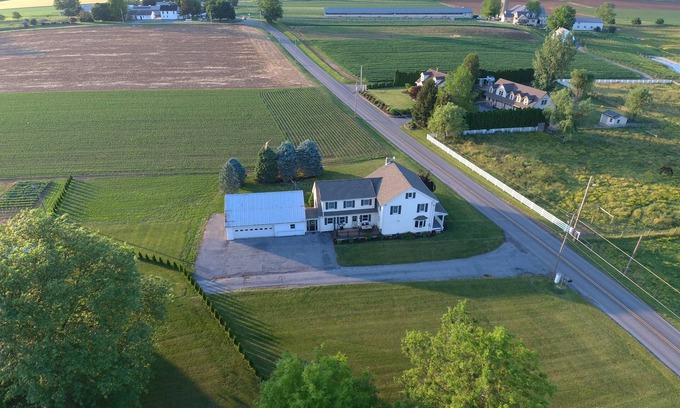 Leola Otro | Stay in the heart of Amish country. Close to many popular attractions,