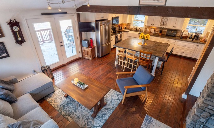 Idaho Springs Cabina | 3Bed 2Bath Cabin Idaho Springs 1.3 miles to I-70 + .5 miles to Indian Hotsprings