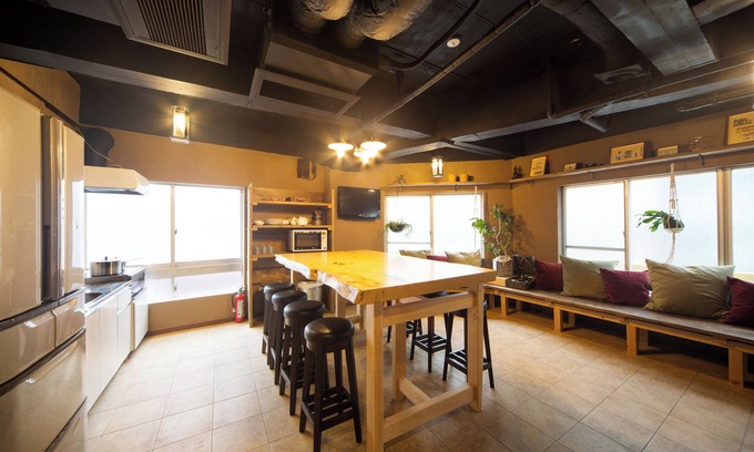 Kannai Apartamento | Stay in Yokohama Retro Old Town, film and drama locations! 5LDK, 100 sq.m. 5-minute walk to JR Kannai Station and 6 stations on 4 lines are available!