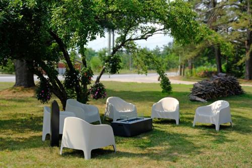 Gravenhurst Hotel | Stay Inn Muskoka