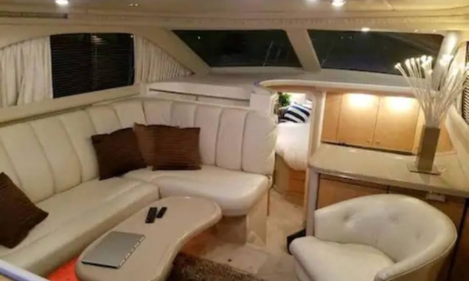Old City Alquiler De Eote | Stay Like A Boss: on a Heated Two Bedroom Yacht in Center City with Free Parking